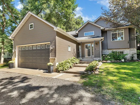 1962 N Benton Dr, Sauk Rapids, MN 56379