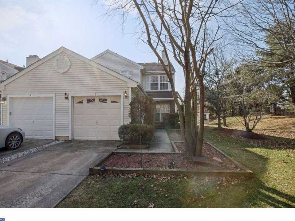 1st image of 2 Rolling Hills Dr E