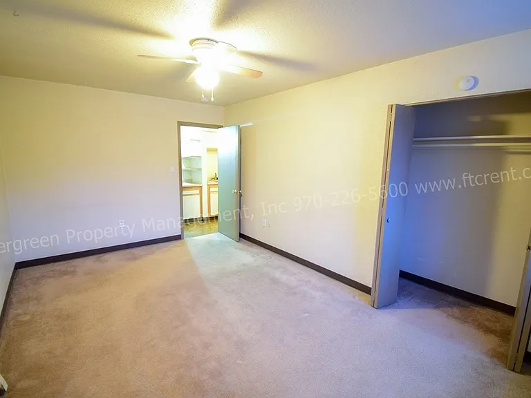 923 James Ct — Photo 10