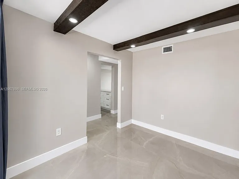 14124 Kendale Lakes Cir #14124 — Photo 5