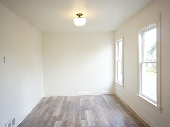 5th image of 702 6th Ave APT C