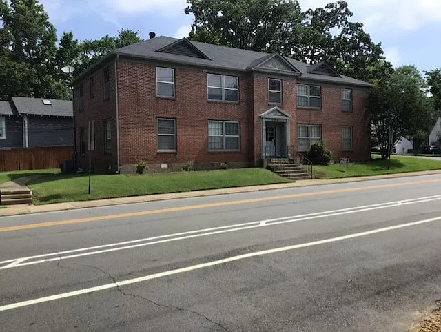 2 bed, 900 sqft, $1,050 — Photo 2