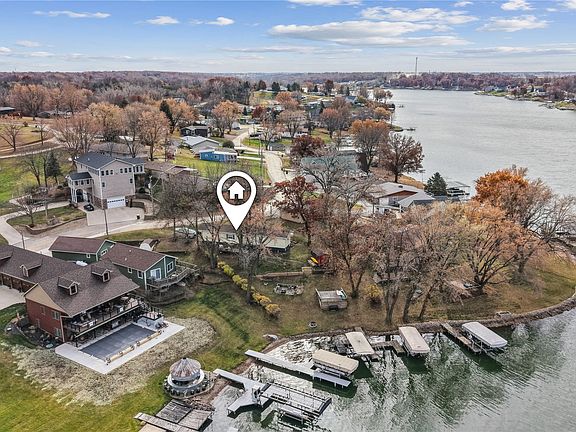 2nd image of 276 Center Point Dr