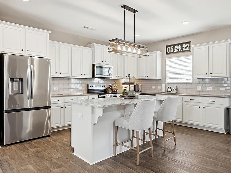 1831 Savannah Ln — Photo 3
