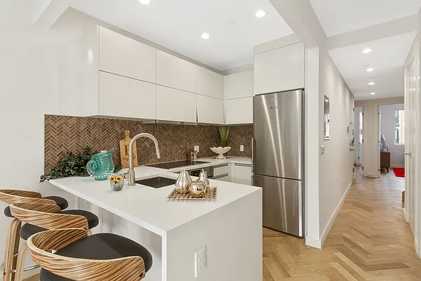 Sold by Bold New York | media 22