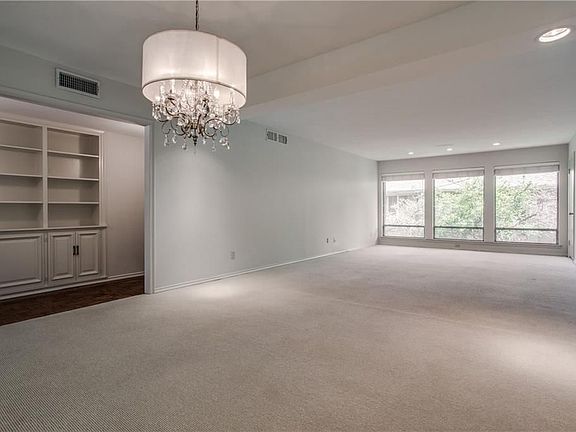 2nd image of 6365 Diamond Head Cir APT A