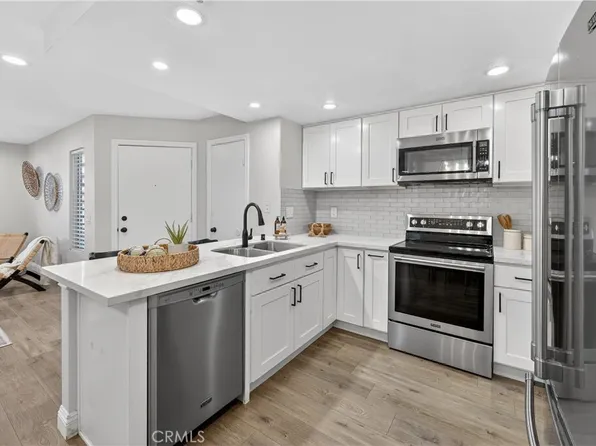 2800 Keller Dr APT 43, Tustin, CA 92782