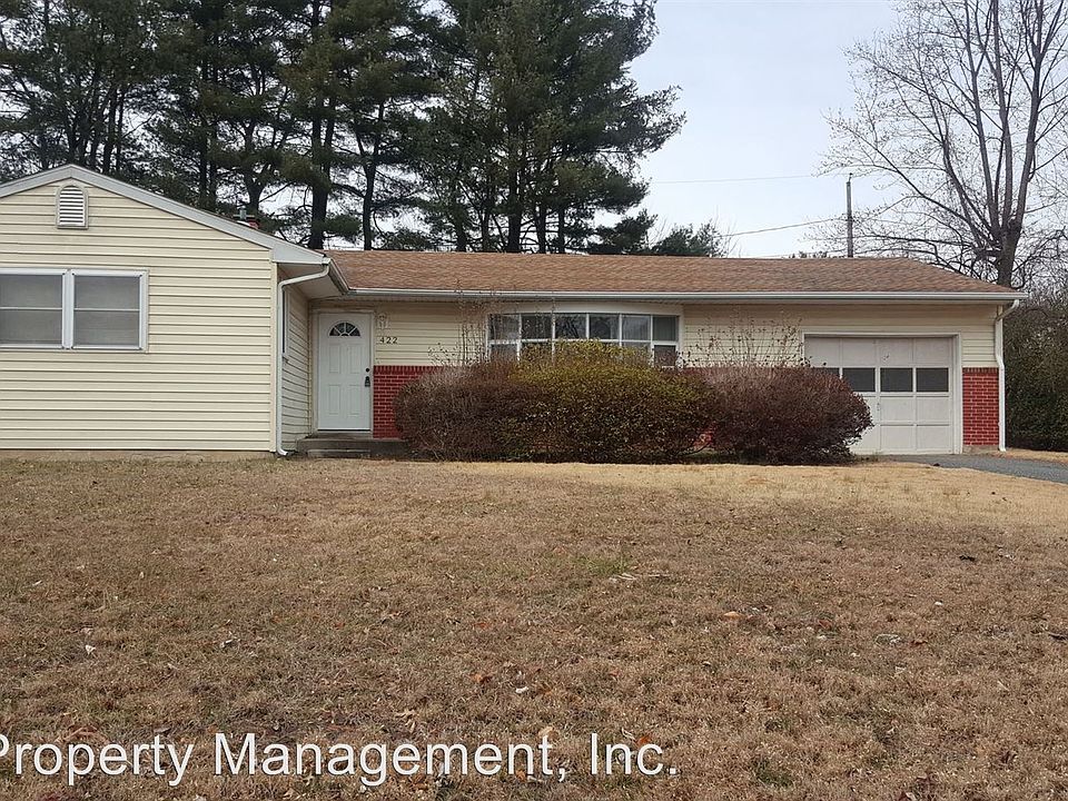 1st image of 422 Holiday Dr