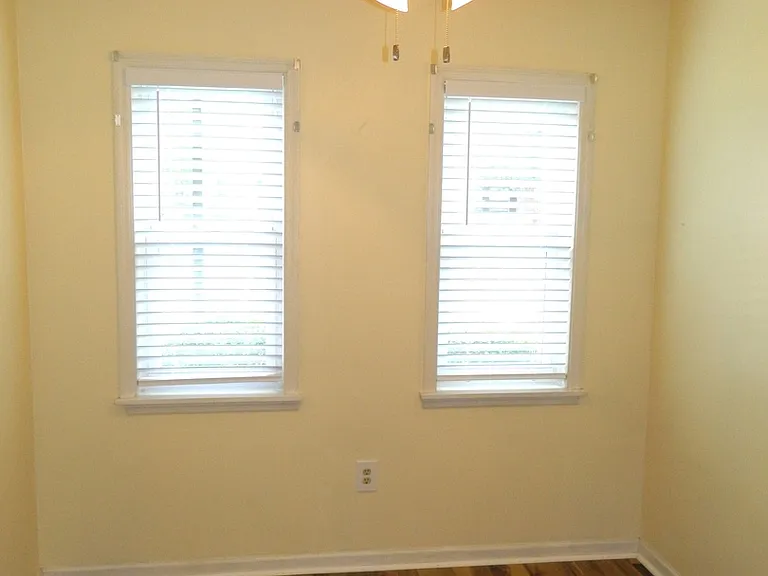 407 Folkstone Cir — Photo 13