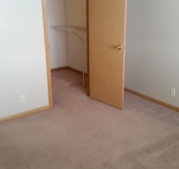 Deer Park Apartments — Photo 18