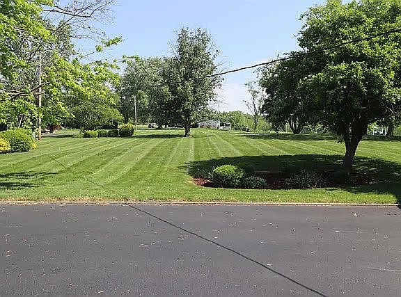 4th image of 742 E State Road 56
