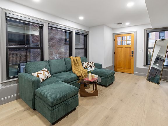 4th image of 188 Salem St #1