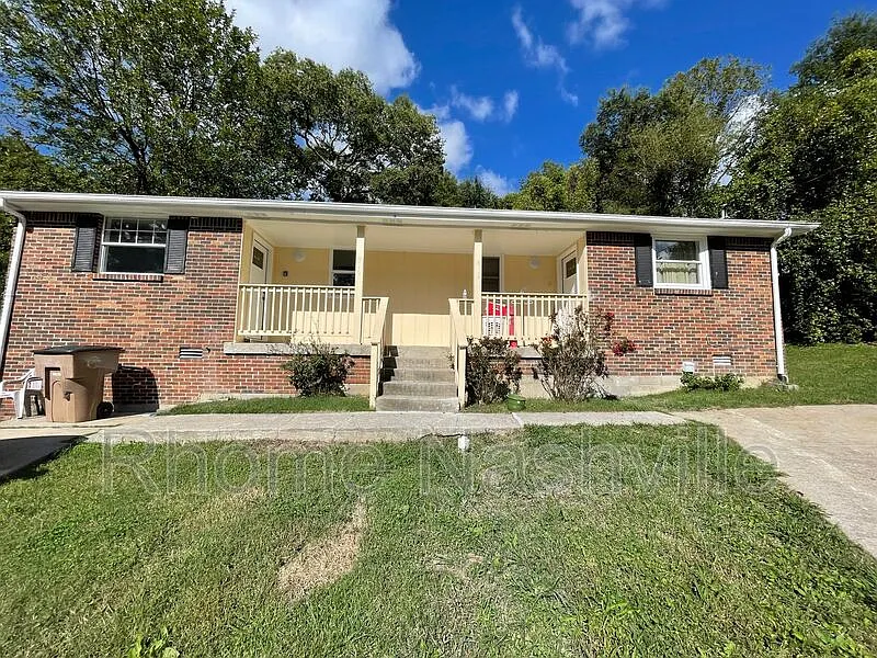 916 Algonquin Ct