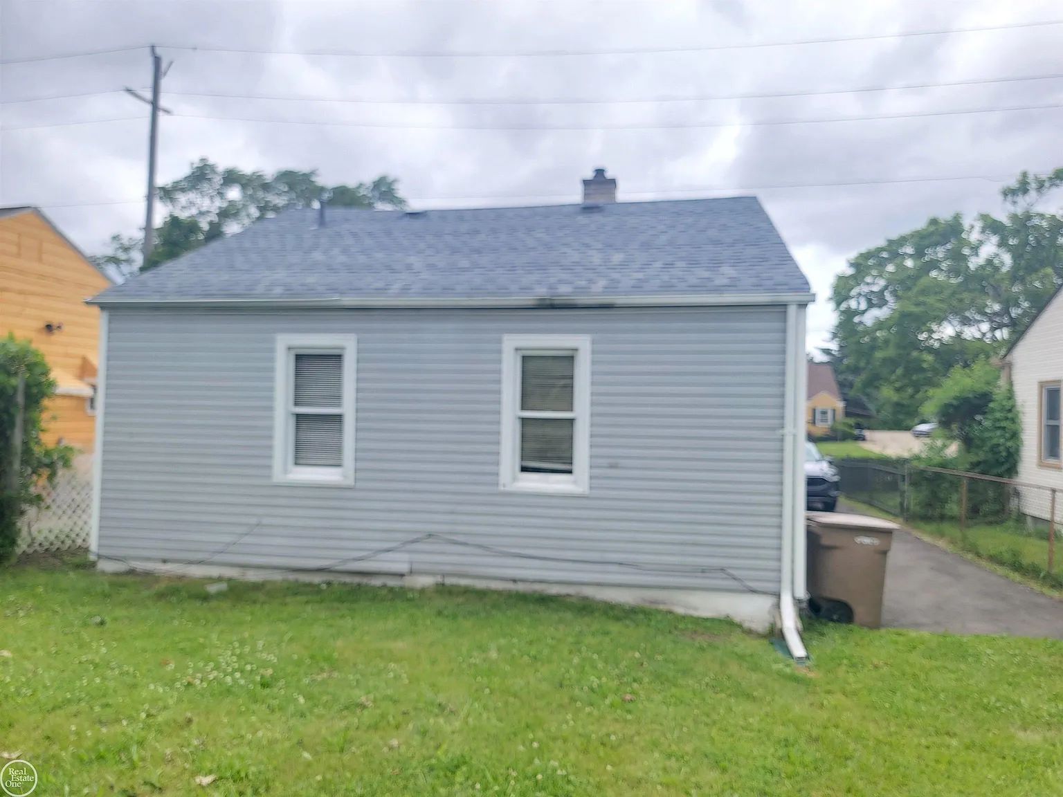 2 bed, 1.0 bath, 709 sqft, $1,300 — Photo 4