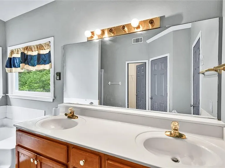 514 Rams Ct — Photo 49