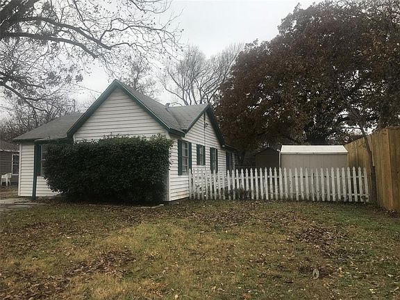 3rd image of 504 Meadow Park Dr