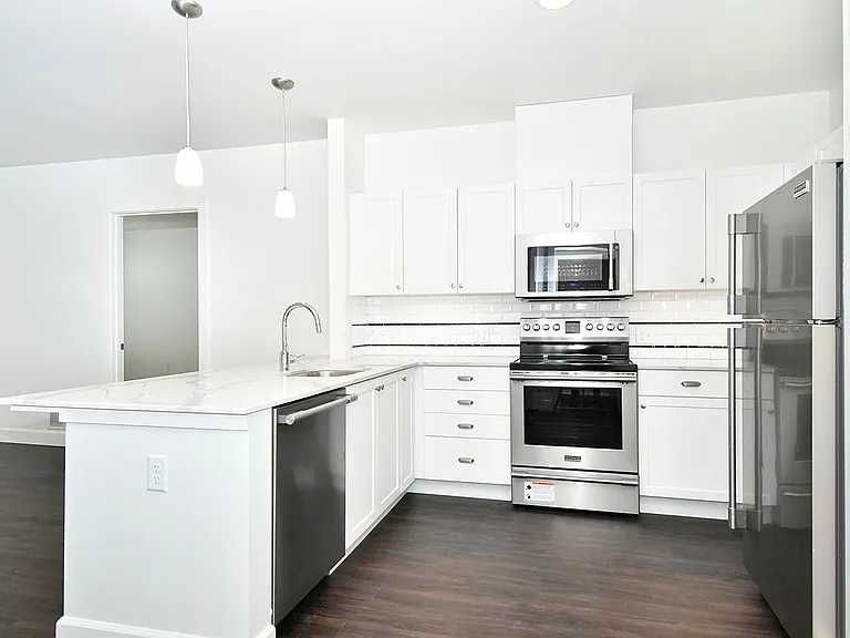 21 Astor — Photo 19