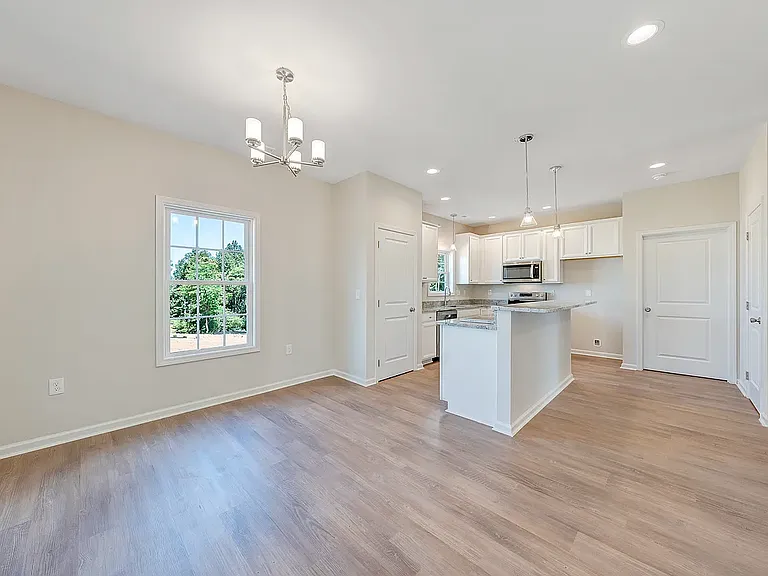956 Carriage Pkwy — Photo 21