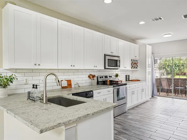 1209 Broken Arrow Trl, Carrollton, TX 75007