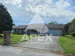 2528 Cinema Dr, Maryville, TN 37804