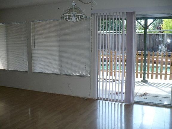 3rd image of 2141 Avenida De Las Flores
