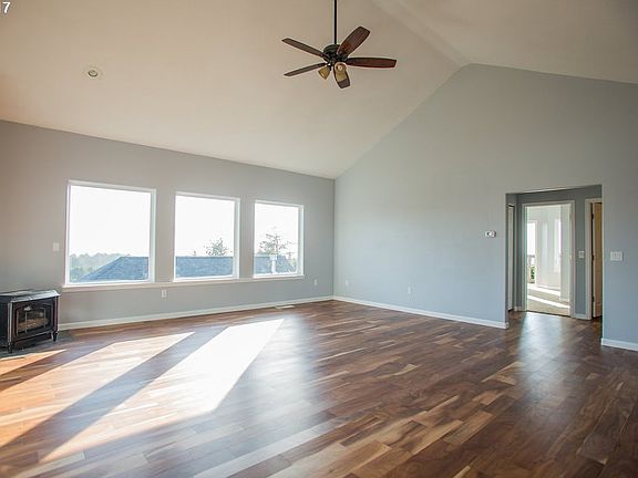 3rd image of 255 NE 71st Pl