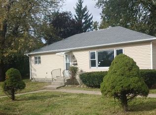 401 Greenwood Dr, Round Lake Park, IL