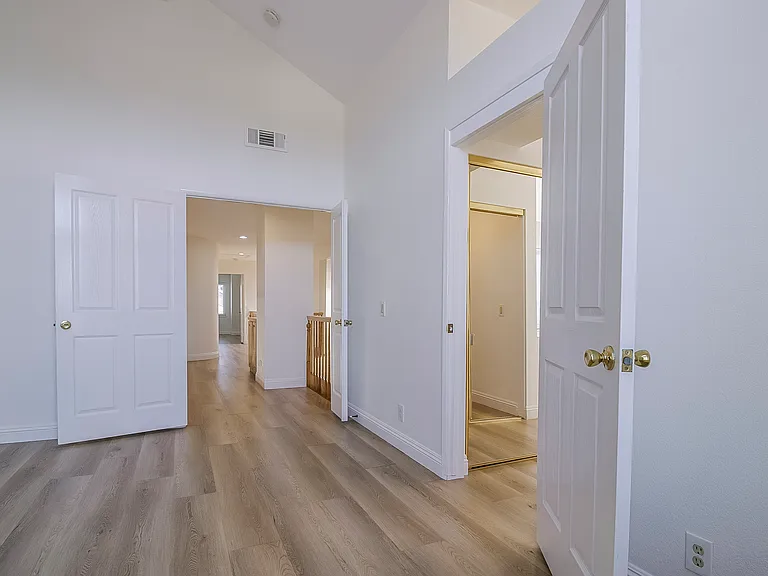 25035 Eaton Ln — Photo 18