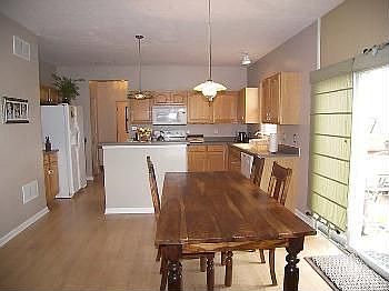 5th image of 722 Bristle Lake Dr