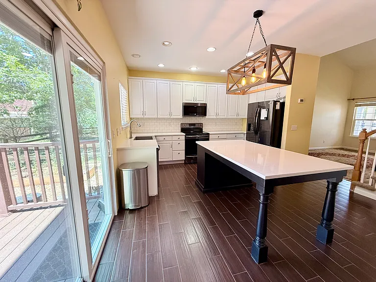 6047 S Walden Ct — Photo 9