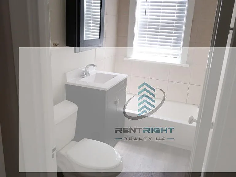1249-55 W Henderson St #12511 — Photo 15