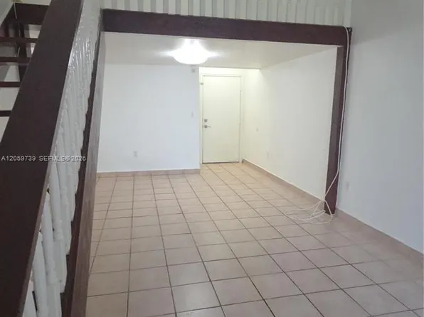 9437 Fontainebleau Blvd APT 202, Miami, FL 33172