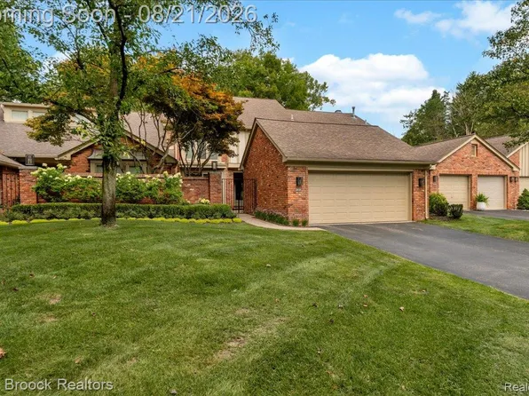 24138 Bingham Pointe Dr #H, Franklin, MI 48025