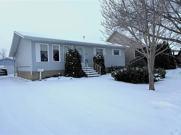 10326 Henderson DRIVE, North Battleford, SK S9A 3Y9