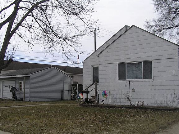 4th image of 15319 Pomona Dr