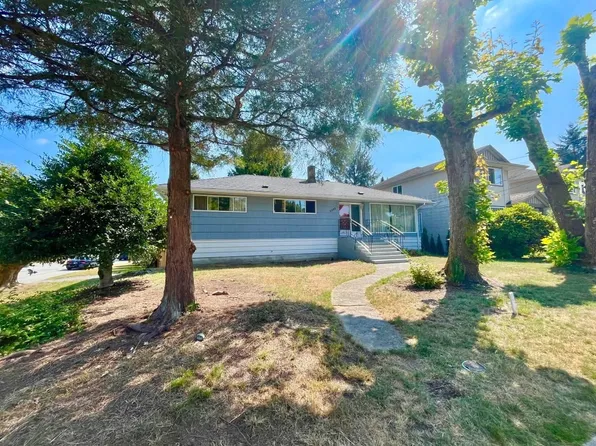 2 Mary Hill Rd, Pt Coquitlam, BC V3C 2Z6