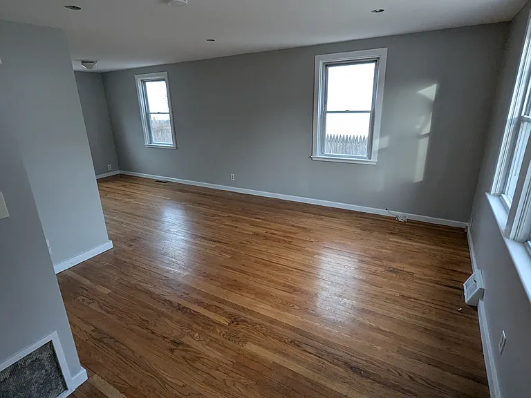 9 Saratoga Rd #9 — Photo 2
