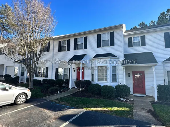 114 Pointe Crest Ct, Cary, NC 27513