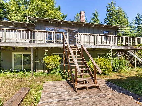3rd image of 289 N Bayview Ct