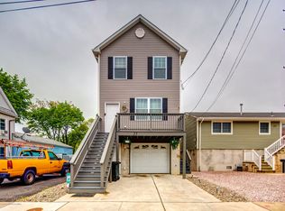 25 4th St, Highlands, NJ 07732