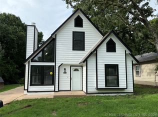 338 E 40th St S, Sand Springs, OK 74063