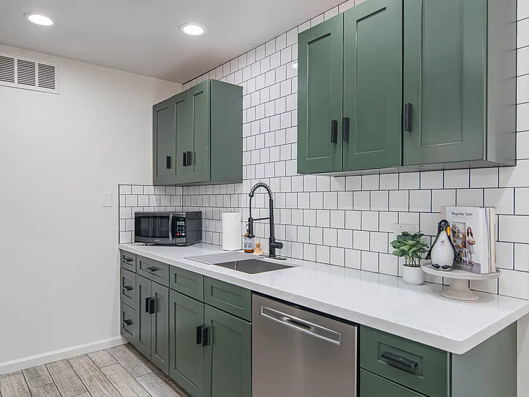 4119 N 4th Ave — Photo 1