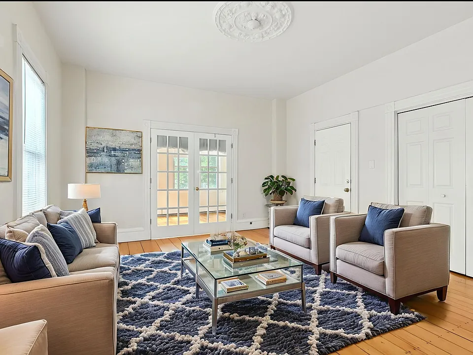 547 Broadway #1B