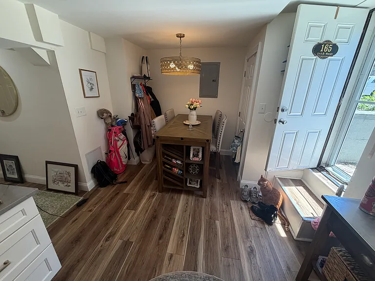 165 Chiswick Rd #B — Photo 7