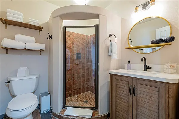 174 S Laguna Dr — Photo 34