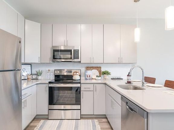 4th image of 2111 E Norris St #310
