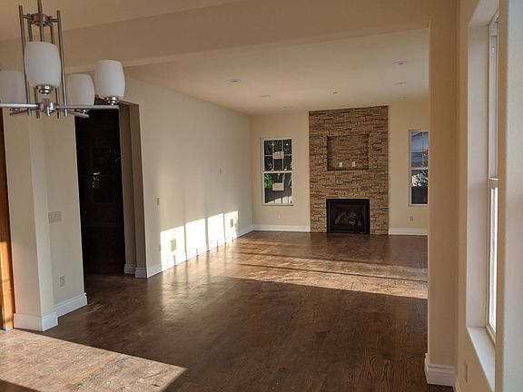 4th image of 738 Briarwood Way