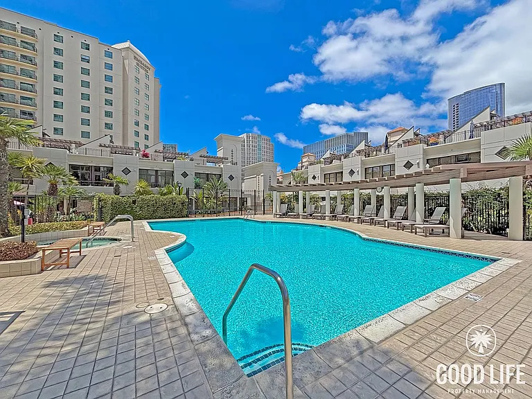 700 W Harbor Dr W #1306 — Photo 29