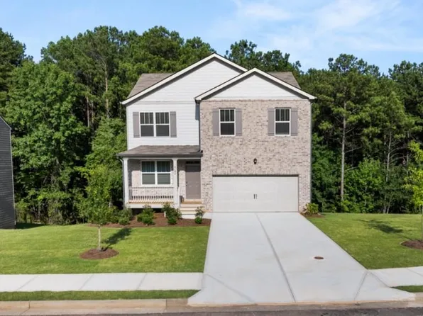 8182 Elkhorn Dr, Fairburn, GA 30213