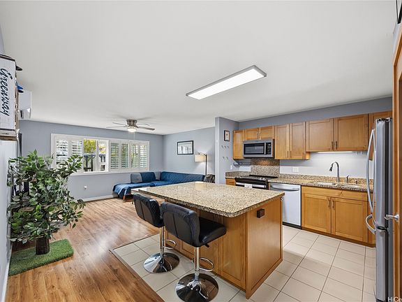 5th image of 95-60 Waikalani Dr APT C104
